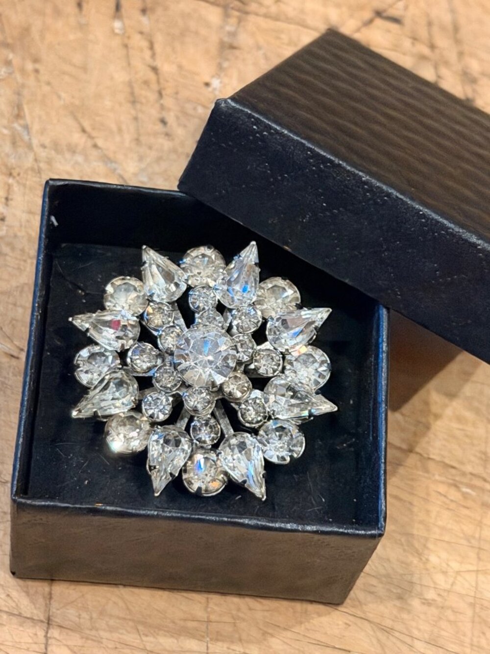 Vintage Rhinestone Snowflake Brooch Pin In Silver-Tone Metal With Gift Box 2 Inc